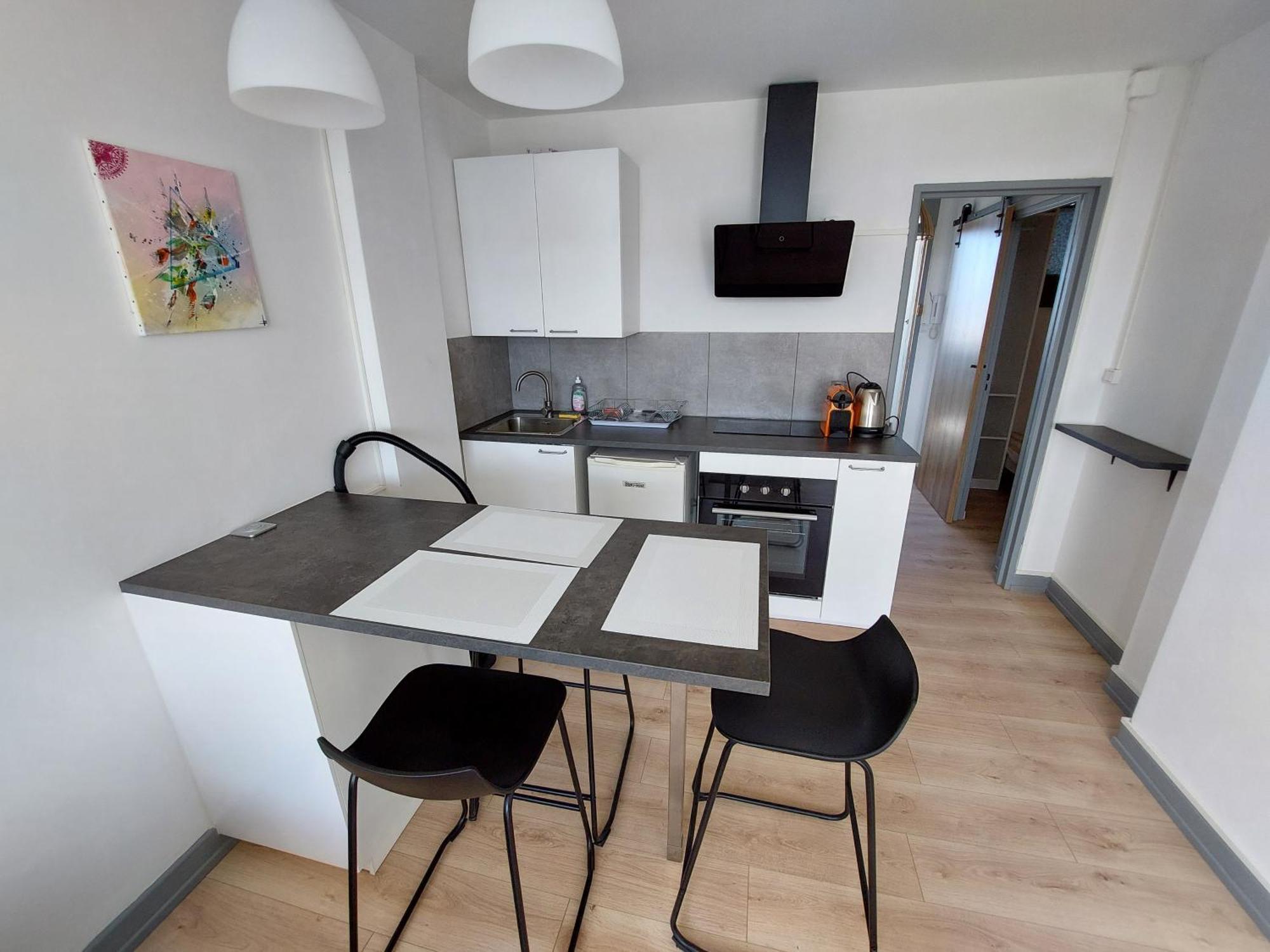 Le Voltaire - T2 Neuf Face Pyrenees Apartment ตาร์บ ภายนอก รูปภาพ