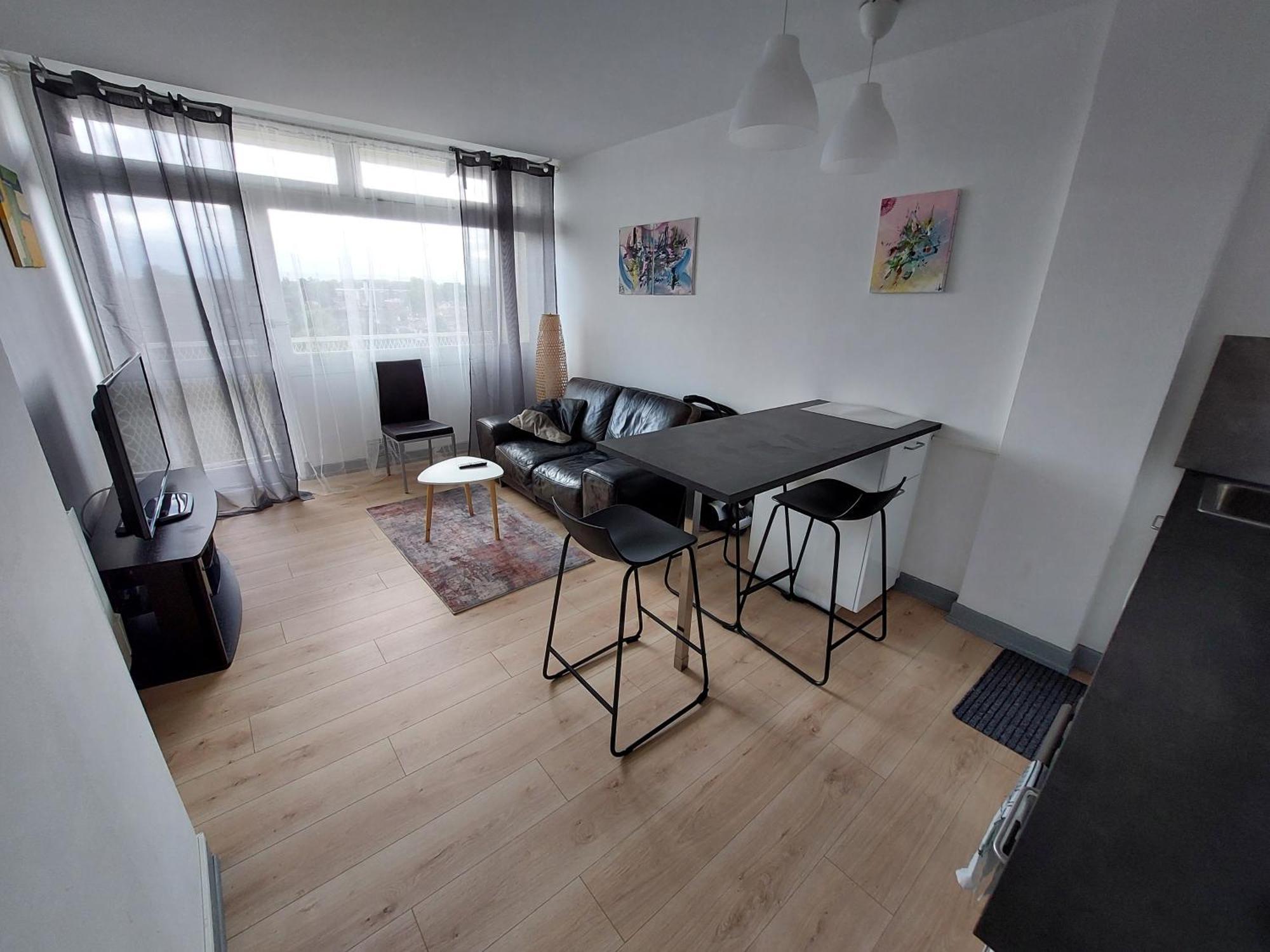 Le Voltaire - T2 Neuf Face Pyrenees Apartment ตาร์บ ภายนอก รูปภาพ